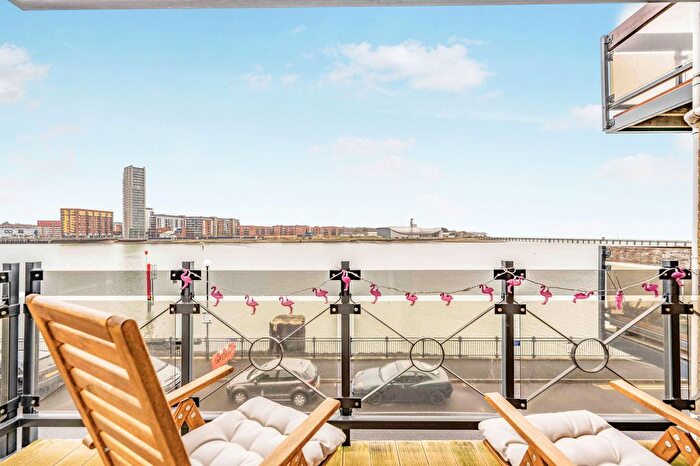 2 Bedroom Flat For Sale In Pacific Close, Ocean Village, Southampton, SO14