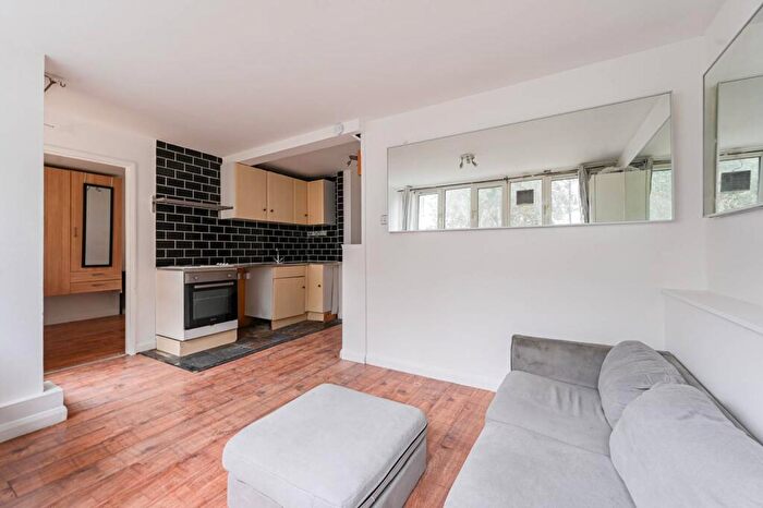 1 Bedroom Flat To Rent In Finborough Road, Chelsea, London, SW10