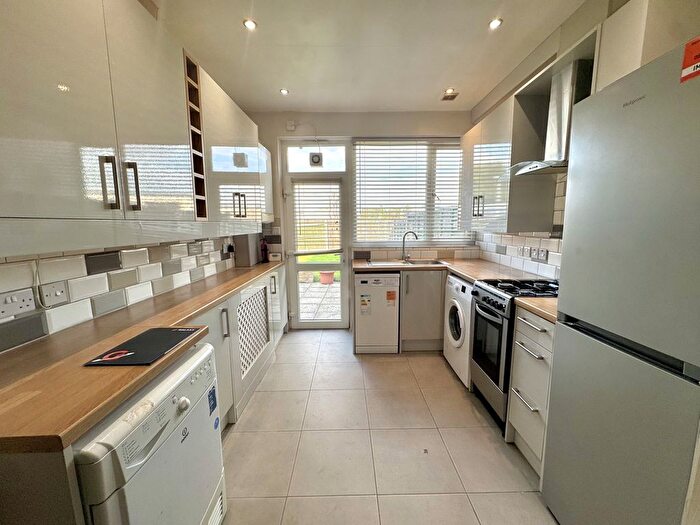 2 Bedroom Maisonette To Rent In Spikes Bridge Road, Southall, UB1