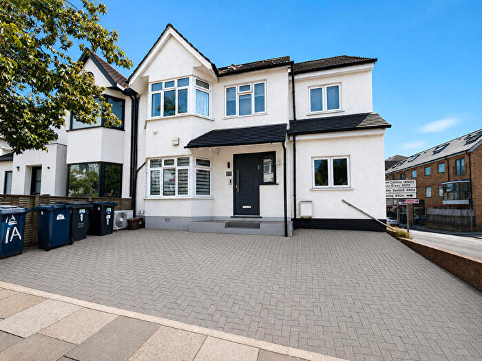 5 Bedroom End Of Terrace House For Sale In Glebe Crescent, Hendon, Barnet, London, NW4