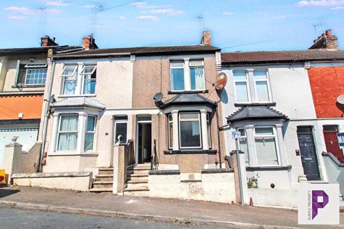 3 Bedroom Terraced House For Sale In Milner Road, Gillingham, Kent, ME7