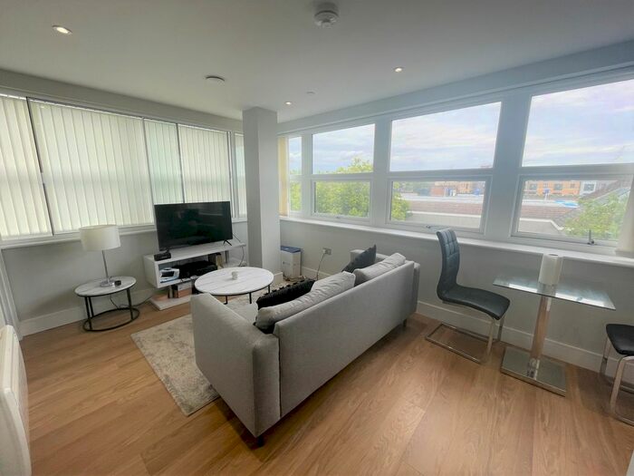 1 Bedroom Flat To Rent In Springfield Road, Chelmsford, CM2