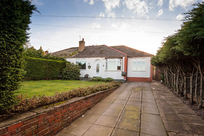 4 Bedroom Semi-Detached Bungalow For Sale In Cefn Road, Wrexham, LL13