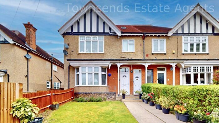 4 Bedroom Flat For Sale In Highfield Road, Northwood, HA6