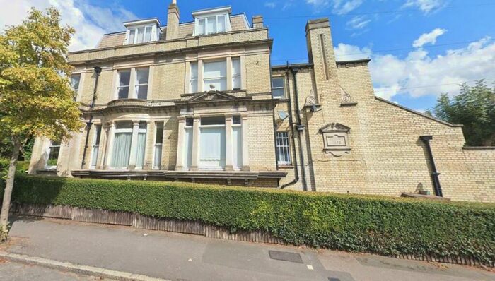 Studio To Rent In Broomhill Road, Woodford Green, IG8