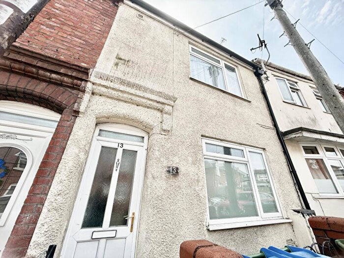 5 Bedroom Terraced House To Rent In Blackberry Terrace, SO14