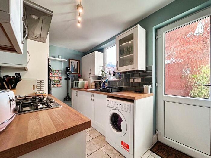 2 Bedroom Terraced House For Sale In Alcombe Road, The Mounts, Northampton, NN1