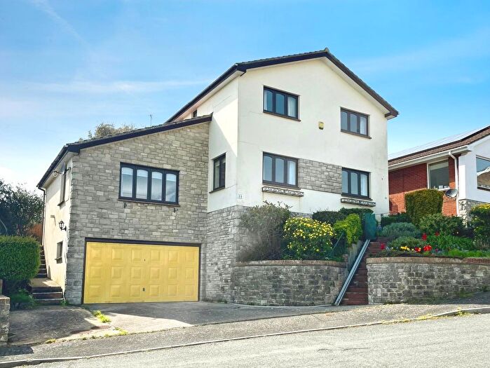 4 Bedroom Detached House For Sale In Redcliff View, Weymouth, Dorset, DT4