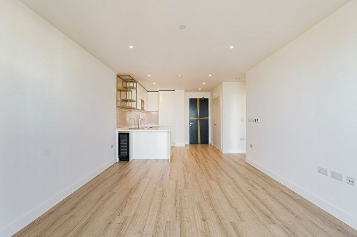 1 Bedroom Flat To Rent In Quay Walk, Grand Union, HA0