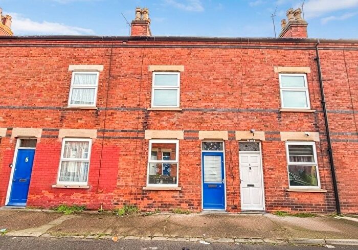 3 Bedroom Terraced House For Sale In Cross Street, Skegness, Lincolnshire, PE25