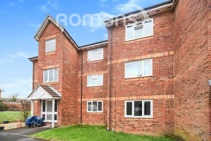 1 Bedroom Apartment To Rent In Simmonds Close, Amen Corner, RG42