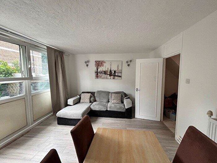 3 Bedroom Flat To Rent In Pelter Street, Hoxton, E2