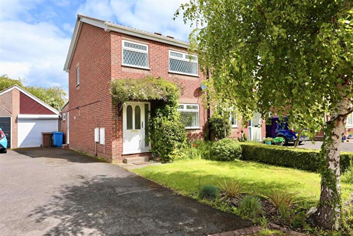 3 Bedroom Semi-Detached House For Sale In Risby Place, Beverly, HU17