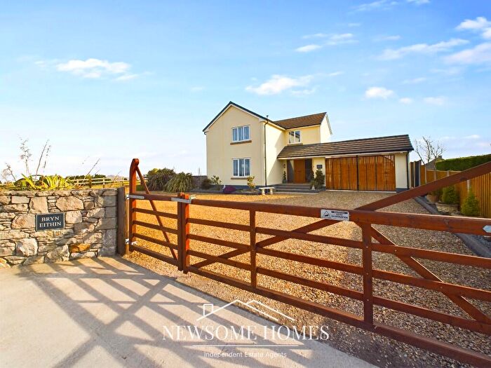 4 Bedroom Detached House For Sale In Bryn-sannan, Brynford, CH8