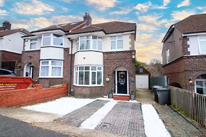 3 Bedroom Semi-Detached House To Rent In Eaton Valley Road, Luton, LU2