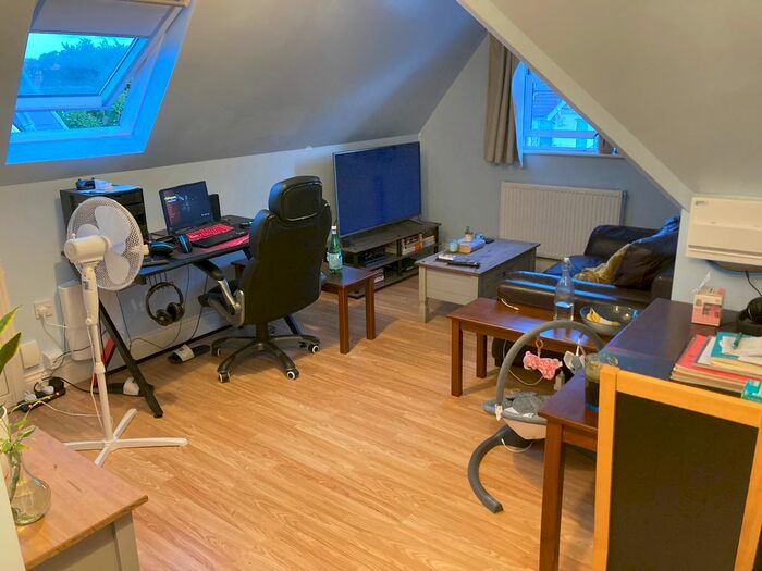 2 Bedroom Flat To Rent In Very Near Hamilton Road Area, Ealing Broadway East, W5