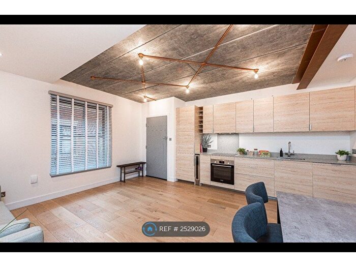 1 Bedroom Flat To Rent In Mount Mews, Hampton, TW12