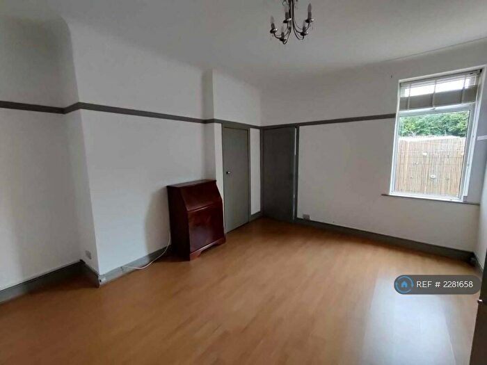2 Bedroom Flat To Rent In Faraday Grove, Gateshead, NE8