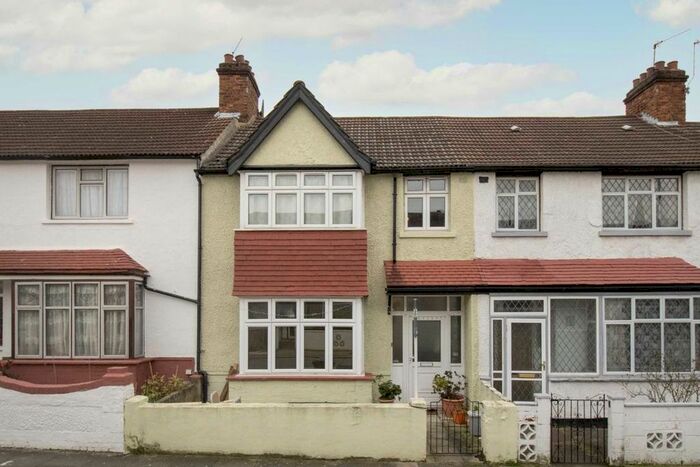 3 Bedroom Property To Rent In Ladycroft Road, London, SE13