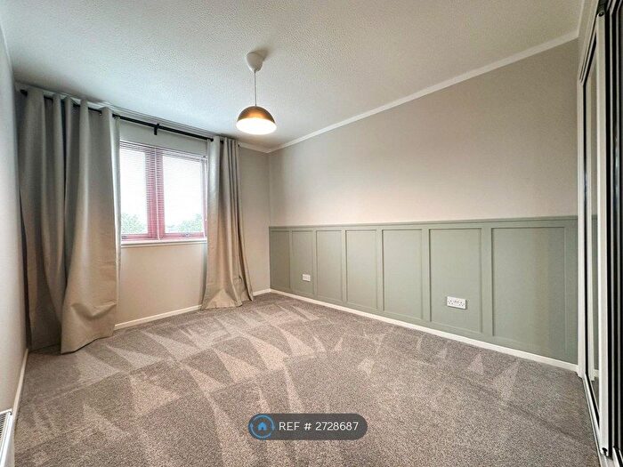 2 Bedroom Flat To Rent In Camelon, Falkirk, FK1