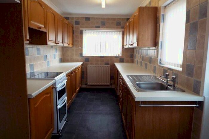 2 Bedroom Property To Rent In Halfpenny Lane, Pontefract, WF7