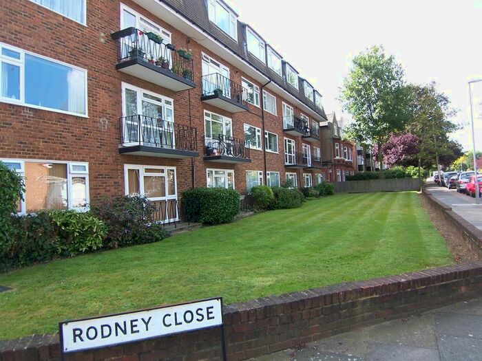 2 Bedroom Flat To Rent In Rodney Close, New Malden, KT3