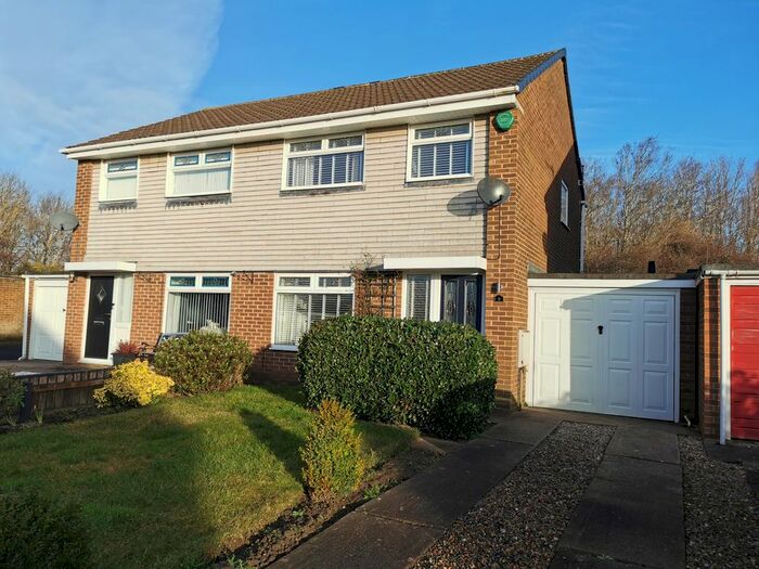 3 Bedroom Semi-Detached House To Rent In Stratford Close, Cramlington, NE23