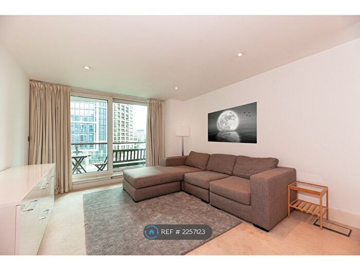 1 Bedroom Flat To Rent In Kestrel House In St George Wharf, London, SW8