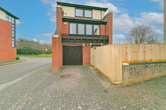 3 Bedroom Town House For Sale In Adelphi Street, Campbell Park, MK9