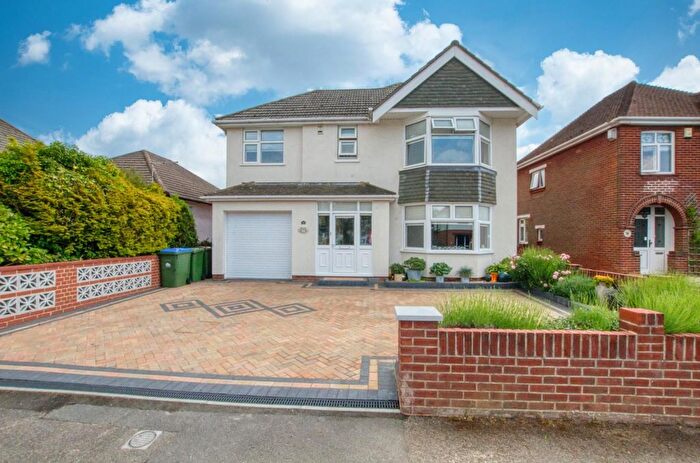 4 Bedroom Detached House For Sale In Wynter Road, Southampton, SO18