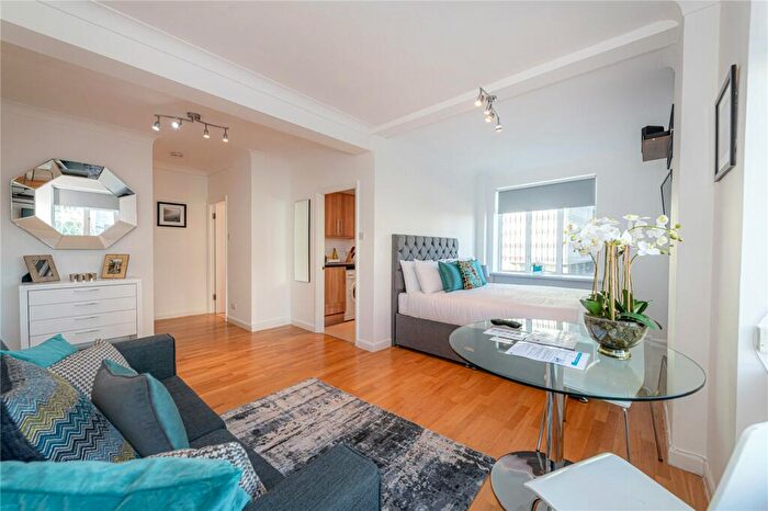 Apartment To Rent In Euston Road, NW1