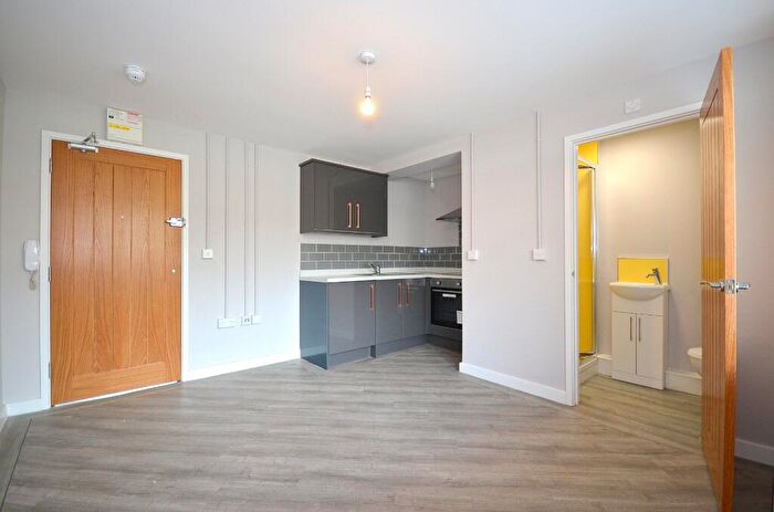 1 Bedroom Flat To Rent In Ladys Lane, Northampton, Northamptonshire, NN1