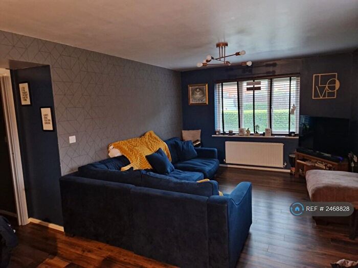 2 Bedroom Flat To Rent In Limehouse Court, Sittingbourne, ME10