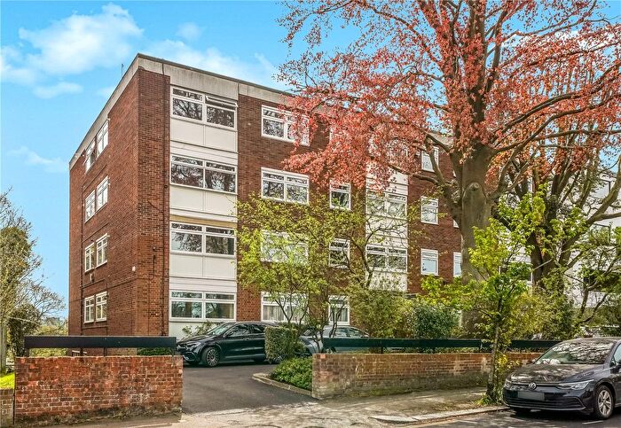 2 Bedroom Flat For Sale In Shepherds Hill, London, N6