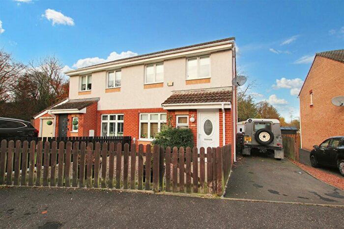 3 Bedroom Semi-Detached House For Sale In The Lairs, Blackwood, ML11