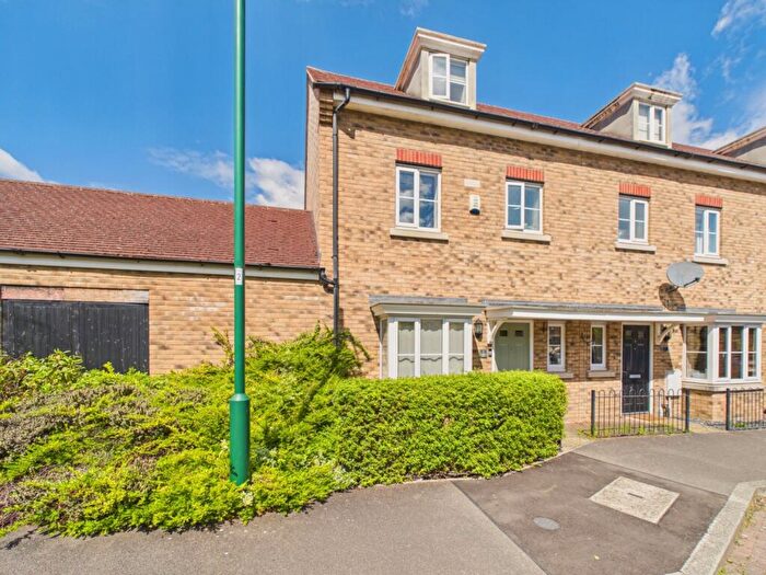 4 Bedroom Town House For Sale In Chaffinch Lane, Hampton Vale, Peterborough, PE7