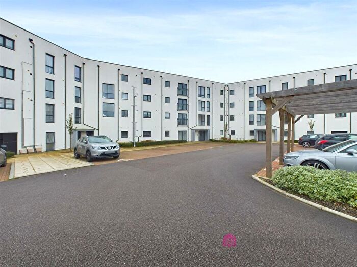 1 Bedroom Apartment For Sale In Myrtle Close, Gilden Park, Harlow, CM17