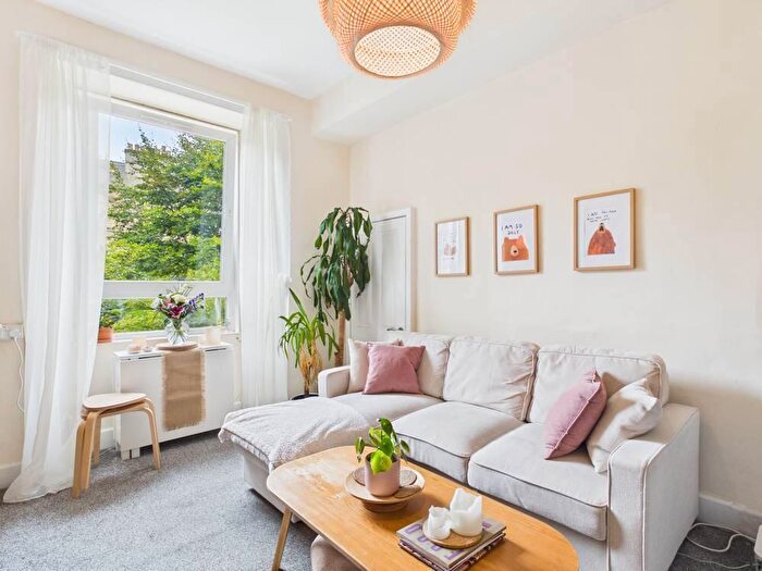 2 Bedroom Apartment To Rent In Bryson Road, Edinburgh, Midlothian, EH11