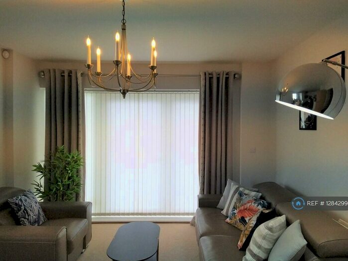 2 Bedroom Flat To Rent In Clovelly Place, Greenhithe, DA9