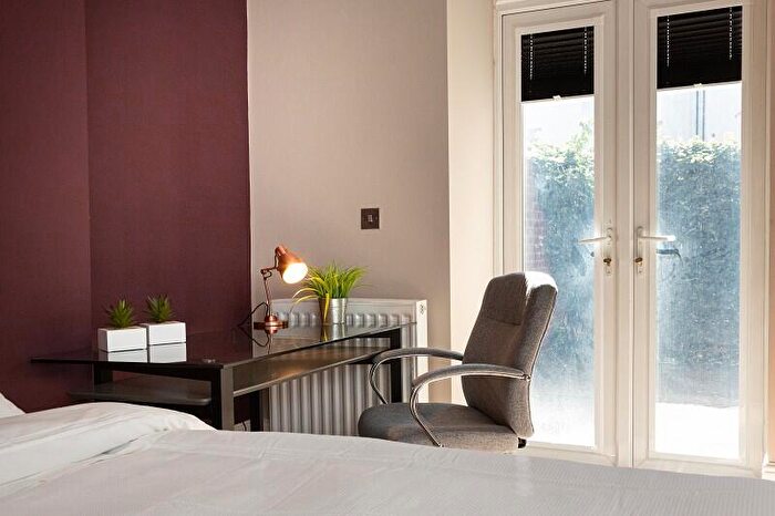6 Bedroom Apartment To Rent In St. James House, - Portland Terrace, NE2