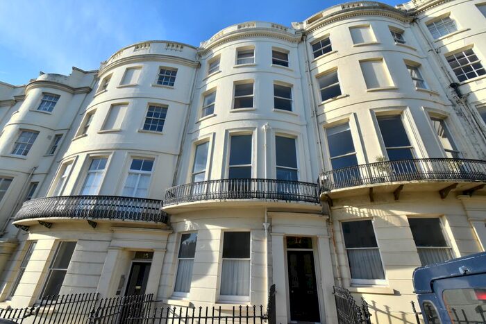 Studio To Rent In Brunswick Place, Hove, BN3