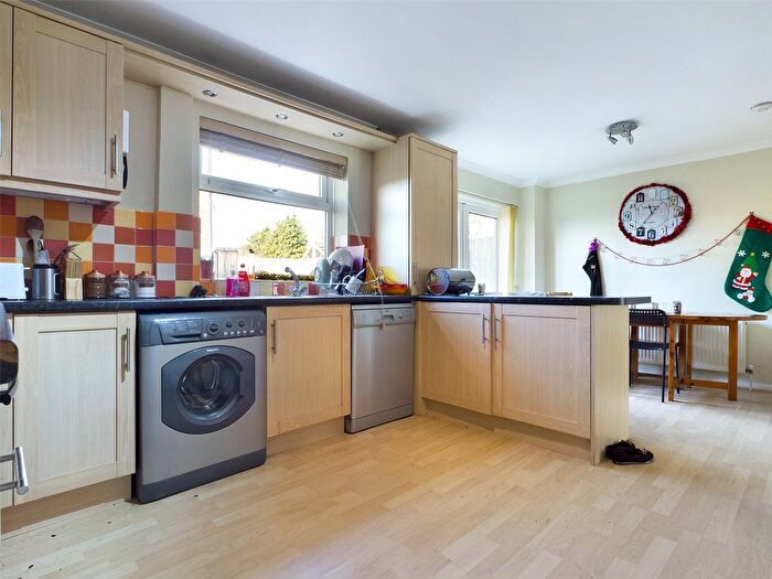 3 Bedroom Detached House To Rent In Shenfield Way, Hollingdean, Brighton, BN1
