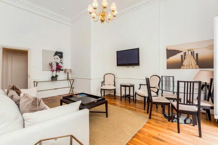 2 Bedroom Flat To Rent In Chesham Place, Belgravia, SW1X