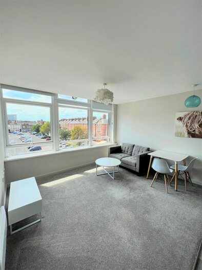 1 Bedroom Flat To Rent In -Bedroom Apartment -, Bond Street, Hull, HU1