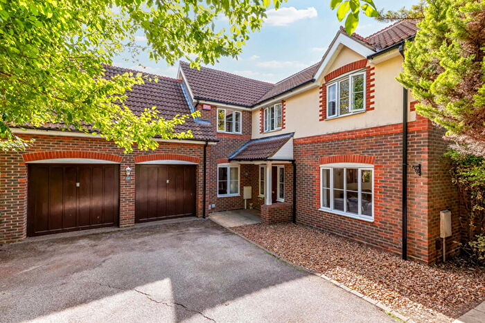5 Bedroom Detached House For Sale In Ravel Close, Milton Keynes, MK7