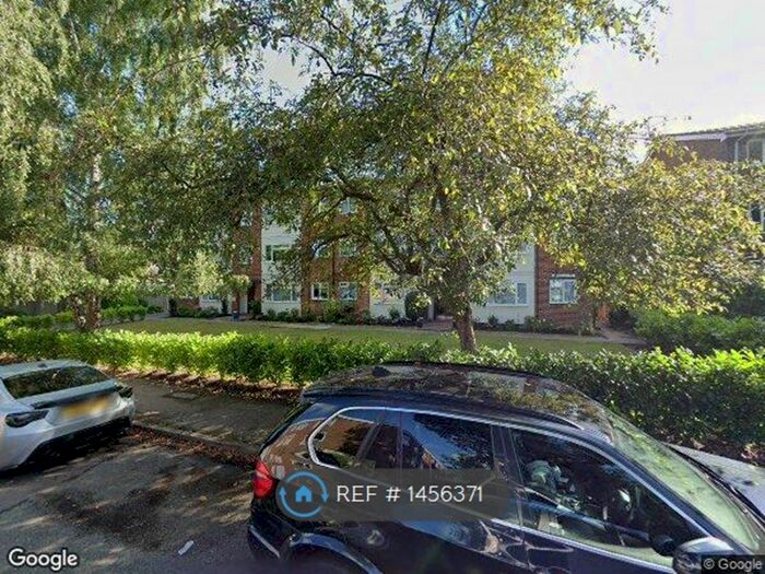 2 Bedroom Flat To Rent In Cornwall Court, Pinner, HA5