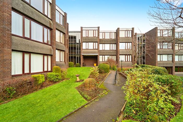 2 Bedroom Flat For Sale In Parklands Gardens, Walsall, West Midlands, WS1