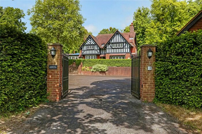 4 Bedroom Detached House For Sale In Woodman Lane, Sparsholt, SO21