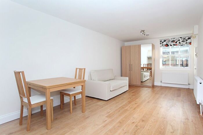 Studio To Rent In Cambridge Grove, London, W6
