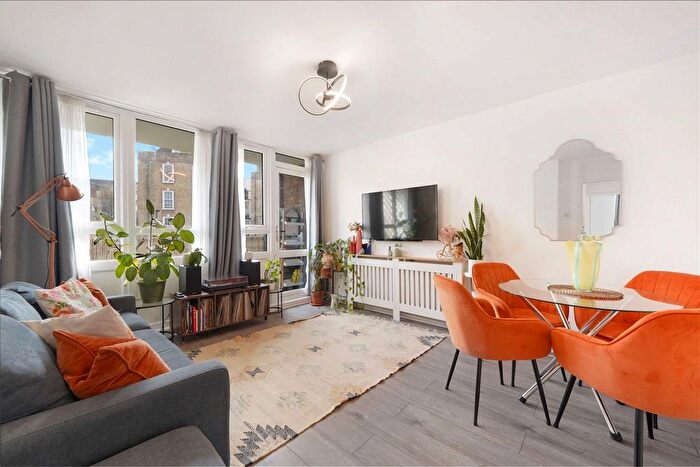 3 Bedroom Flat For Sale In Whiston Road, Hackney, E2